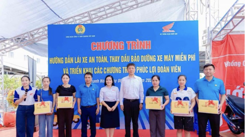 Hơn 300 đoàn viên được hướng dẫn lái xe an toàn, thay dầu miễn phí