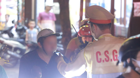 Không bằng lái, không đăng ký xe, người đàn ông ở Hà Nội vi phạm nồng độ cồn gấp hơn 2 lần mức 'kịch khung'