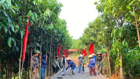 Lào Cai gỡ điểm nghẽn giao thông nông thôn bằng sức dân
