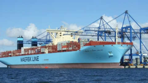 Thêm một tàu treo cờ Mỹ rời eo biển Hormuz an toàn