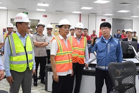Phó Thủ tướng Bùi Thanh Sơn kiểm tra tiến độ Nhà máy nhiệt điện Nhơn Trạch 3 và 4
