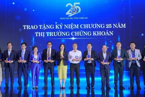 PV Drilling được vinh danh 3 hạng mục tại Cuộc bình chọn Doanh nghiệp niêm yết 2025