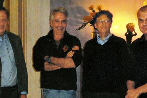 Quỹ Gates nói không có quan hệ tài chính với Epstein