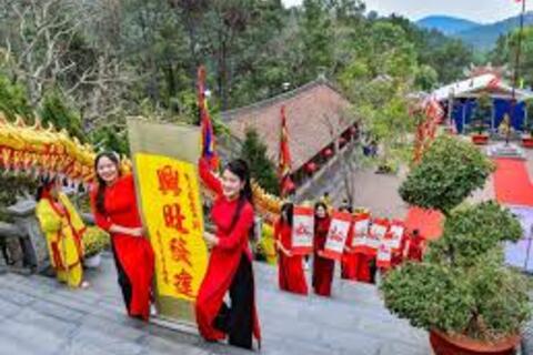 Khai bút Xuân Bính Ngọ 2026: Khơi mở trí tuệ, hun đúc tinh thần học tập và sáng tạo