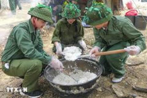 Tái hiện hào khí Điện Biên qua những hoạt động trải nghiệm tại Lễ hội Hoa Ban