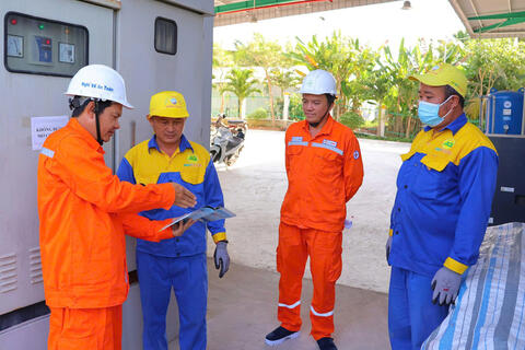 Phó Tổng giám đốc EVNSPC chia sẻ bí quyết tiết kiệm điện mùa nắng nóng