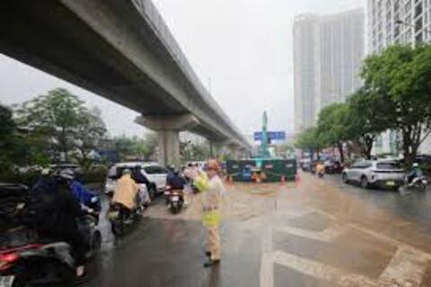 Hà Nội bảo đảm trật tự, an toàn giao thông tại các công trình chống ngập