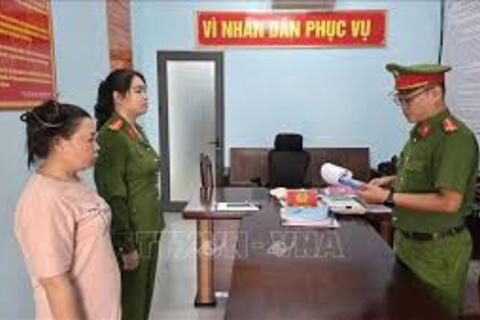 Vụ hành hung nhân viên gác chắn đường sắt: Bắt giữ một phụ nữ về hành vi “gây rối trật tự công cộng”