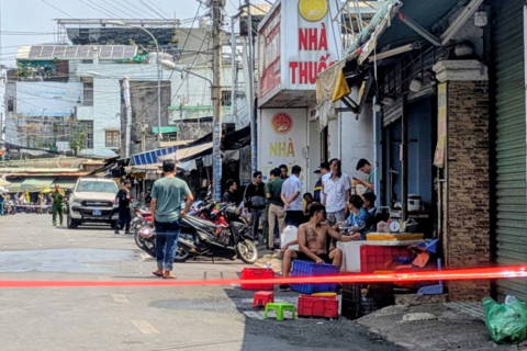 Giải cứu an toàn cháu bé mắc kẹt trong vụ cháy khiến 2 người tử vong ở TPHCM