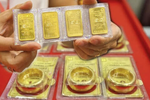 Vàng thế giới nối dài đà tăng sau khi Iran tuyên bố mở lại eo biển Hormuz