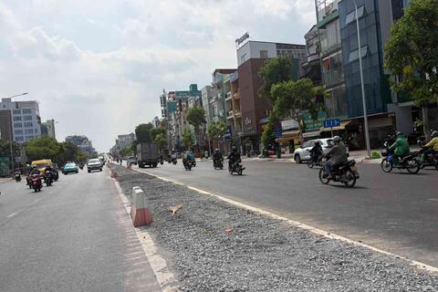 Đường Cộng Hòa phá dỡ dải phân cách, sắp thành đường 3 chiều đầu tiên ở TPHCM