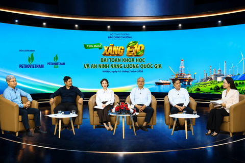 Xăng E10: Muốn phát triển bền vững phải bắt đầu từ chính sách