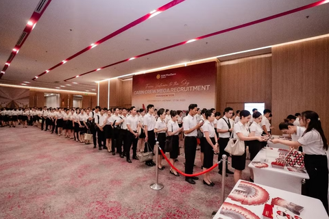 Sun PhuQuoc Airways tặng 20 suất học bổng nước ngoài tại Ngày hội tuyển dụng Tiếp viên hàng không tại Hà Nội