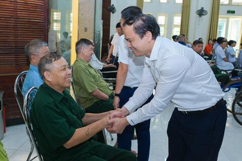 Petrovietnam thăm, tặng quà tri ân các thương binh tại Thuận Thành, Bắc Ninh