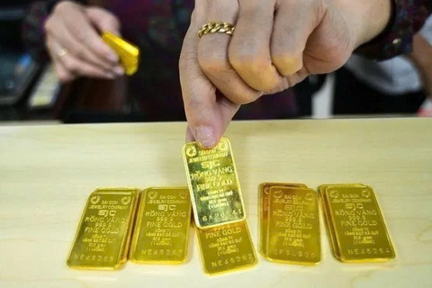 Giá vàng hôm nay (chiều 6-8): Tiếp tục tăng mạnh