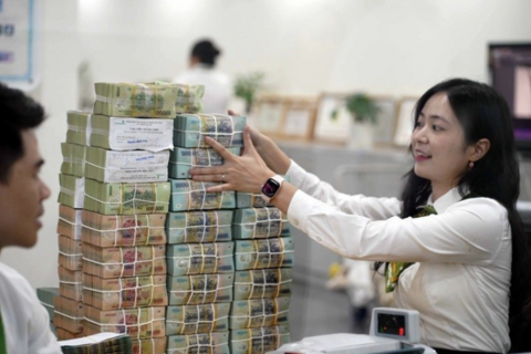Tín dụng bất động sản tăng mạnh, lãi suất 12-16% gây áp lực lên thị trường