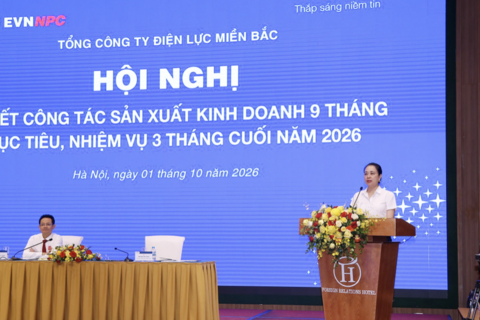 EVNNPC đón nhận Cờ Thi đua của Chính phủ, hoàn thành xuất sắc các nhiệm vụ 9 tháng năm 2026