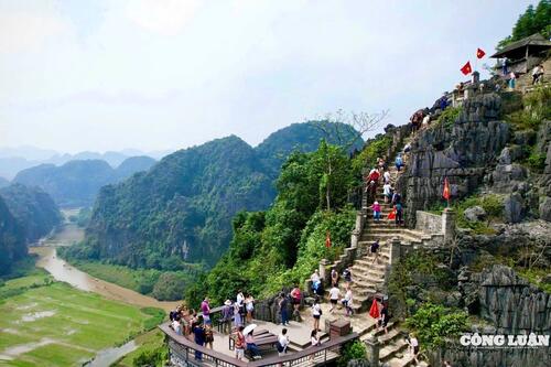 Hang Múa - “Vạn Lý Trường Thành” giữa non nước Ninh Bình