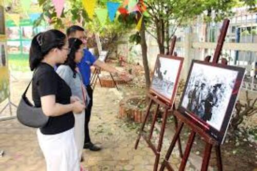 Triển lãm ảnh “Lâm Đồng - viết tiếp bản hùng ca” thu hút đông đảo công chúng