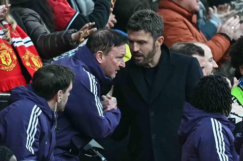 Cặp trung vệ chắp vá mang đến hiệu quả của Man United