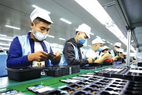 Thúc đẩy việc làm chính thức, bảo đảm người lao động được giao kết hợp đồng và tham gia bảo hiểm