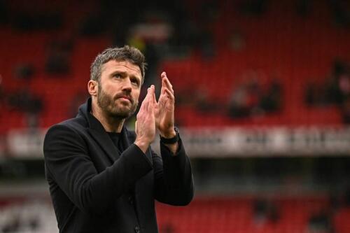 HLV Carrick bức xúc với VAR sau trận Man United thua Man City