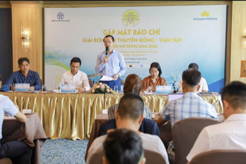 Gần 900 vận động viên tranh tài Giải Bơi chải thuyền rồng và ván SUP Hà Nội 2026