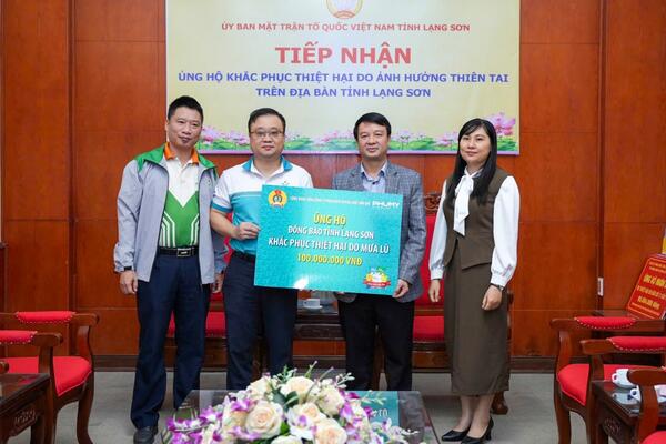 PVFCCo - Phú Mỹ trao kinh phí hỗ trợ đến đồng bào vùng bão lũ miền Bắc