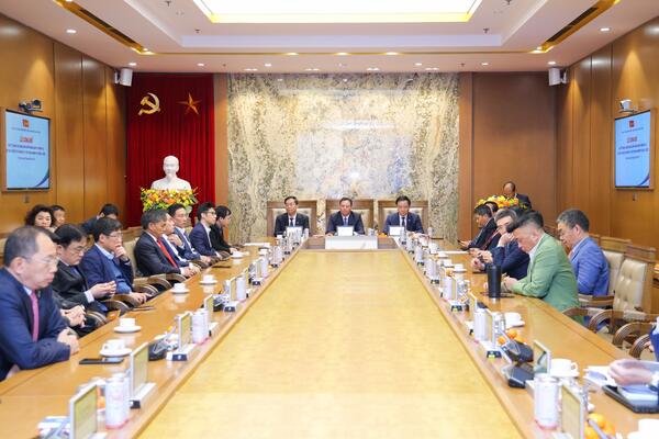 Công bố và trao quyết định Bí thư, Phó Bí thư, Ban Chấp hành Đảng bộ Petrovietnam nhiệm kỳ 2025 - 2030