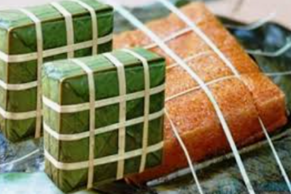 Gói bánh chưng khuôn lá dừa - nét đẹp văn hóa truyền thống của cư dân làng biển Diễn Châu