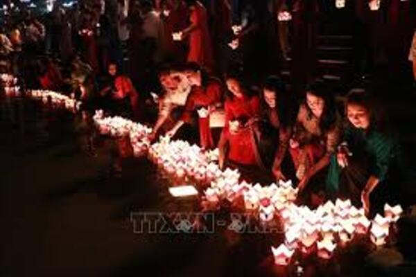 Ngày Rằm tri ân bên dòng Thạch Hãn