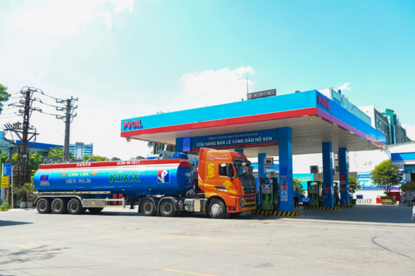 Cận cảnh công tác chuẩn bị cung ứng xăng E10 tại CHXD của PVOIL