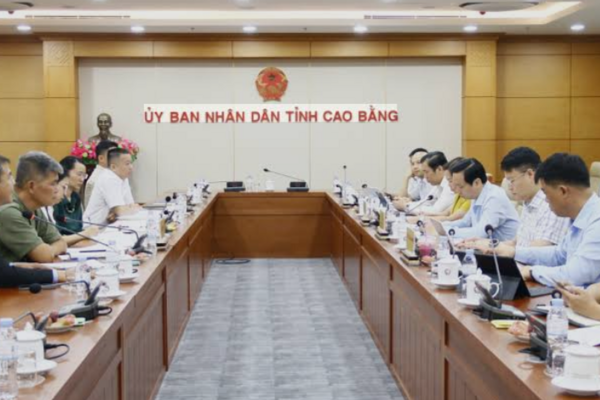 Chủ tịch UBND tỉnh Cao Bằng đối thoại với doanh nghiệp du lịch