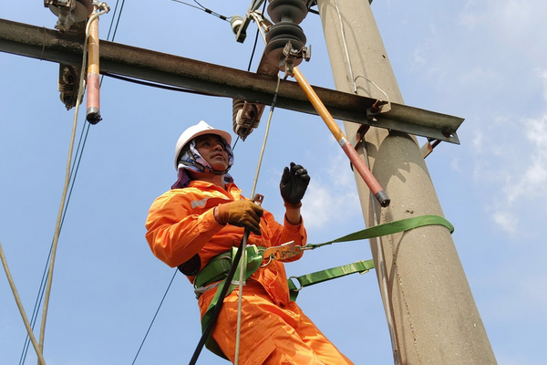 Điện lực Hải Phòng tăng cường giải pháp chống quá tải lưới điện