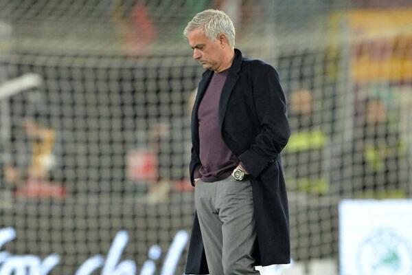 Real Madrid đặt niềm tin vào Jose Mourinho để lật đổ Barcelona