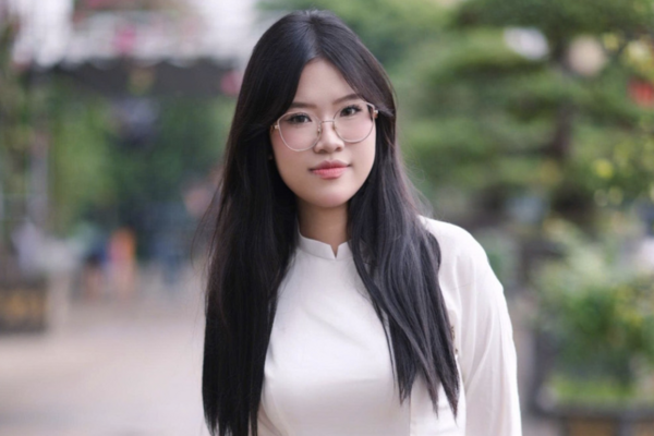 Nữ sinh Hà Nội đạt 30/30 điểm vào Học viện Quân y, ước mơ được nuôi dưỡng từ chiếc băng gạc