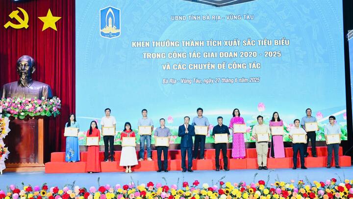 PetroTimes vinh dự nhận Bằng khen của UBND tỉnh Bà Rịa - Vũng Tàu