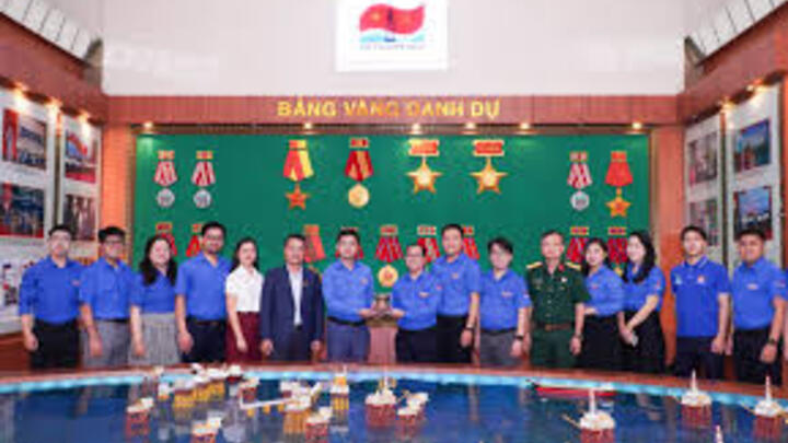 Đoàn Thanh niên Chính phủ tham quan, tìm hiểu hoạt động tại Vietsovpetro, PV GAS Vũng Tàu