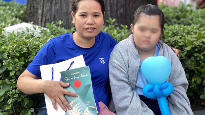 PVFCCo - Phú Mỹ tặng quà cho các thiếu nhi có hoàn cảnh khó khăn tại TP HCM