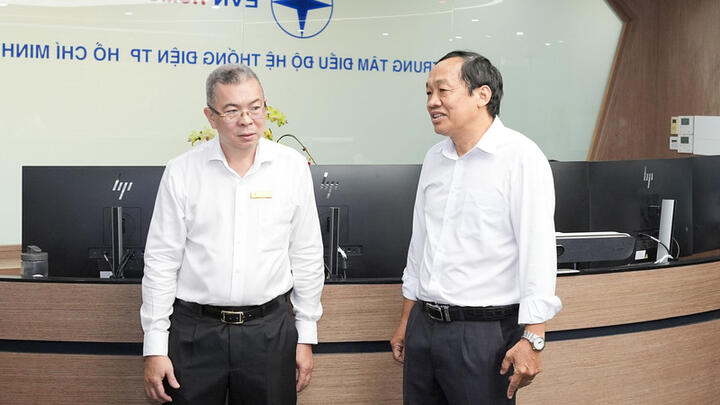 Ngành điện TP. Hồ Chí Minh sôi động ngày làm việc đầu năm mới Bính Ngọ