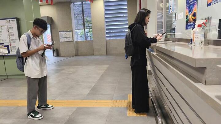 Sử dụng xe công cộng: Người dân đồng hành tiết kiệm nhiên liệu