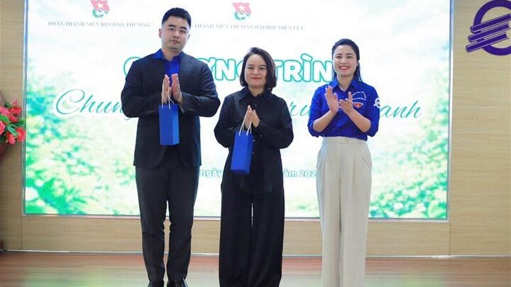 Lan tỏa lối sống xanh từ giảng đường Trường Đại học Điện lực