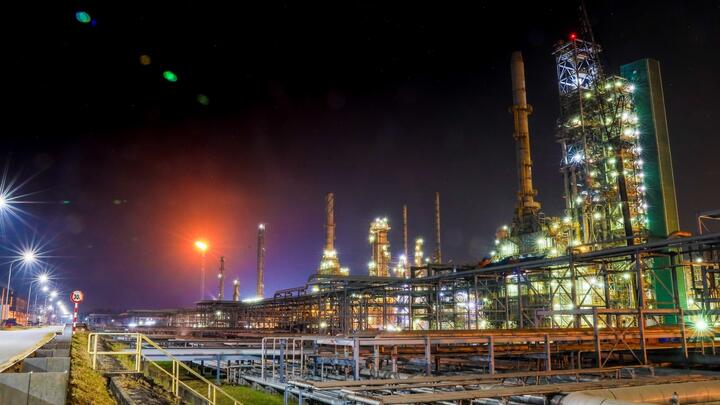 Từ Nhà máy lọc dầu đầu tiên đến Trung tâm lọc hóa dầu và năng lượng quốc gia
