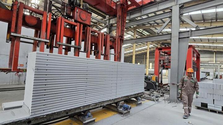 Biến tro xỉ nhiệt điện thành vật liệu xanh tiết kiệm năng lượng