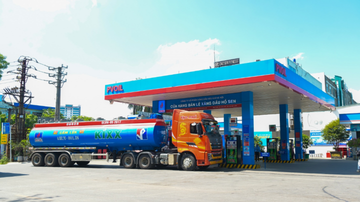 Cận cảnh công tác chuẩn bị cung ứng xăng E10 tại CHXD của PVOIL