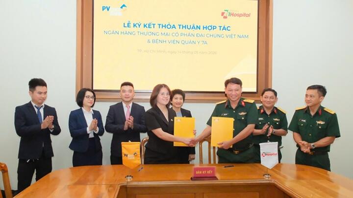 PVcomBank ký kết hợp tác toàn diện với Bệnh viện Quân y 7A, thúc đẩy chuyển đổi số trong lĩnh vực y tế