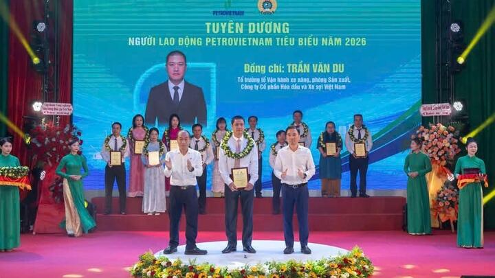Gặp Tổ trưởng Tổ Vận hành xe nâng VNPOLY vừa được vinh danh “Người lao động Petrovietnam tiêu biểu”