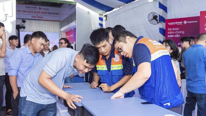 Bài toán về nhân lực kỹ thuật khi thị trường điện năng lượng mặt trời tăng trưởng