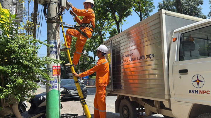Dự báo đúng nhu cầu tăng trưởng để hạ tầng điện 'đi trước một bước'