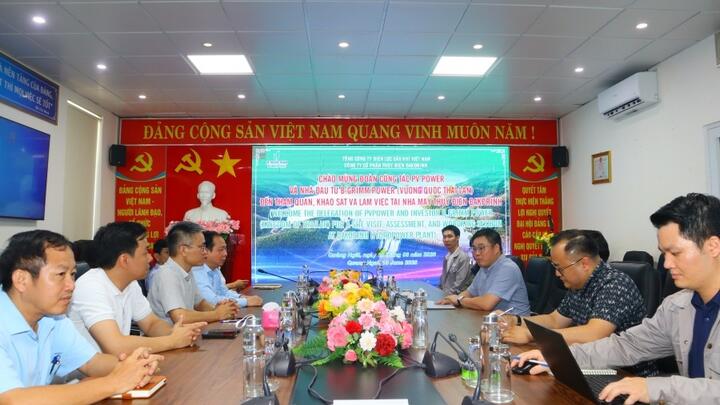 Khảo sát đầu tư dự án điện mặt trời tại hồ Thủy điện Đakđrinh
